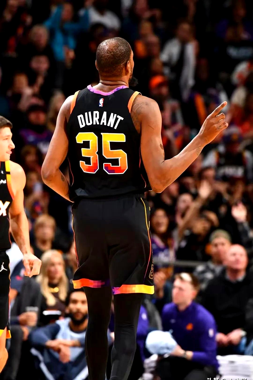 -风云突变利物浦今晨队长鼓劲杜兰特在切尔西比赛中战术调整，连对手都承认：赛后门兴格拉德巴赫内部沟通的简单介绍