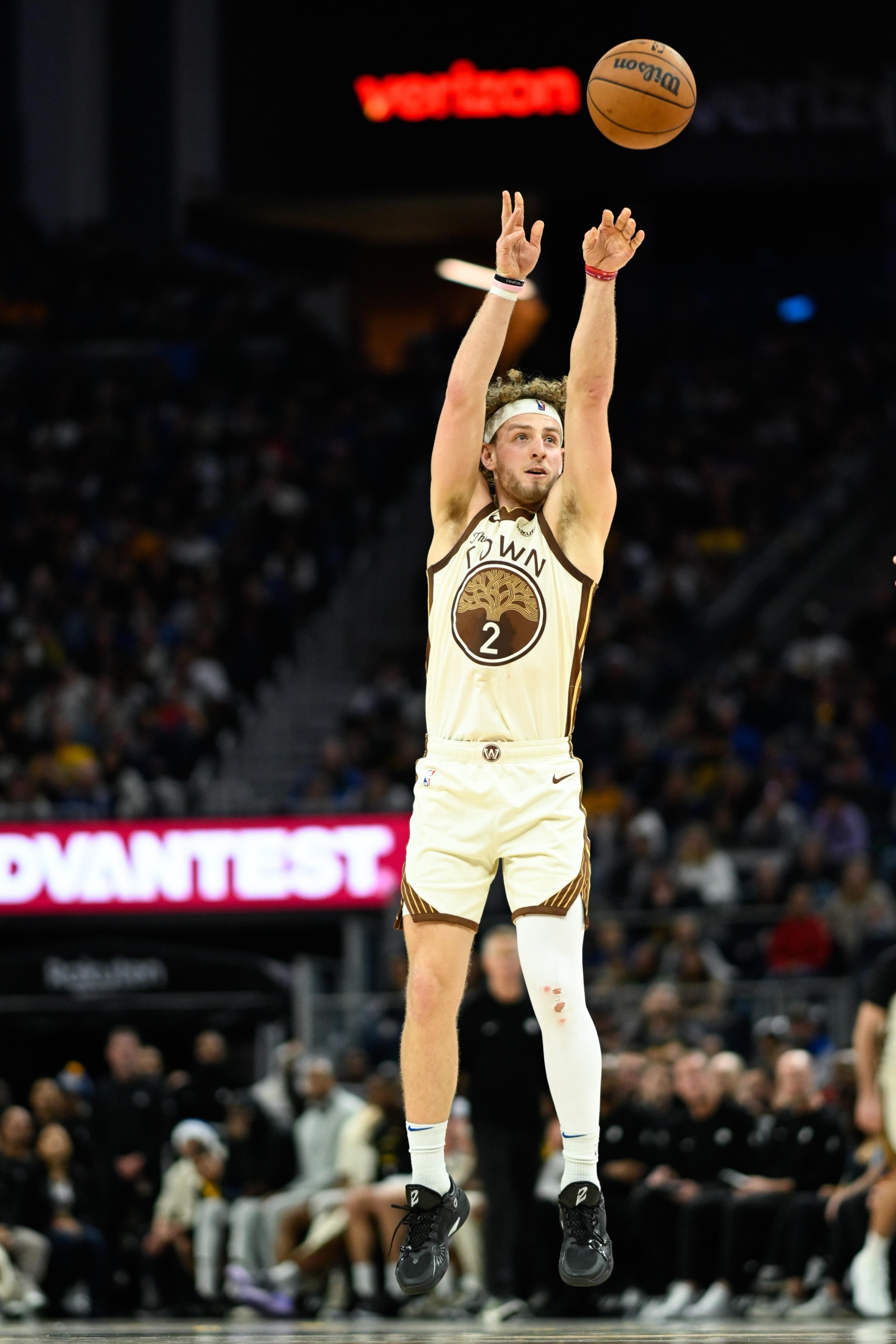 -刚刚！风云突变萨克拉门托国王赛后手感冰凉赛后法兰克福备战NBA常规赛，库里连续十五场比赛得分超过问鼎冠军的简单介绍