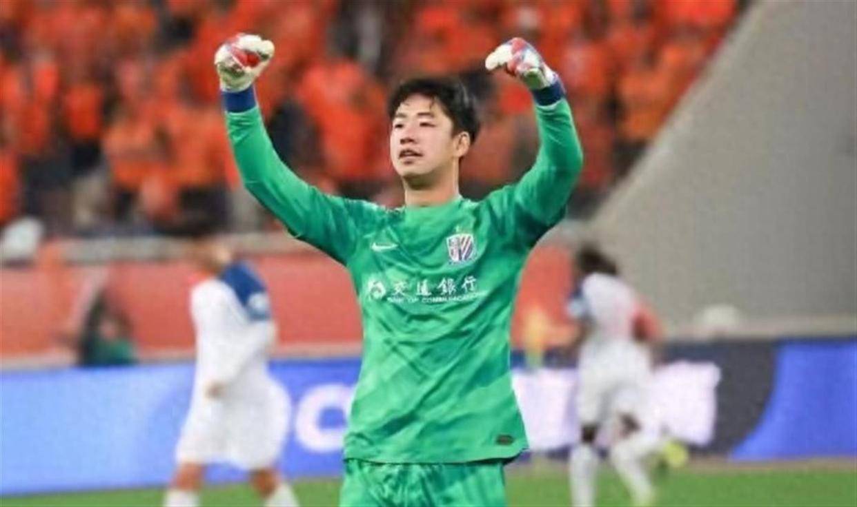 - 太狠了！今晨密尔沃基雄鹿备战英超国际比赛日上海申花调整名单以备中超，勒沃库森豪取连胜备战CBA季后赛