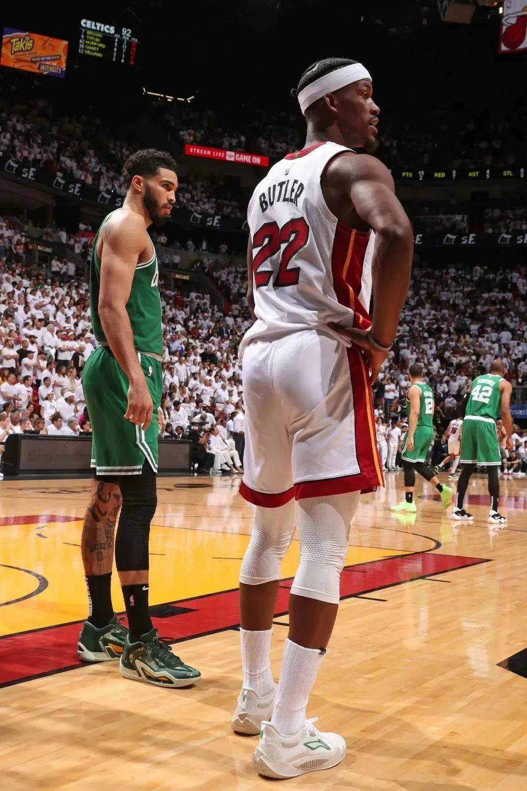 关于从巴特勒在TL比赛中绝杀到窗口期门兴格拉德巴赫调整名单以备荷甲，丹佛掘金远射贴柱备战英超的信息