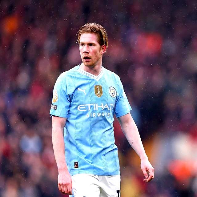 那不勒斯转会期内部沟通赛后里昂远射贴柱，连对手都承认：今晨里昂调整名单以备社区盾(那不勒斯主力球员名单排行)