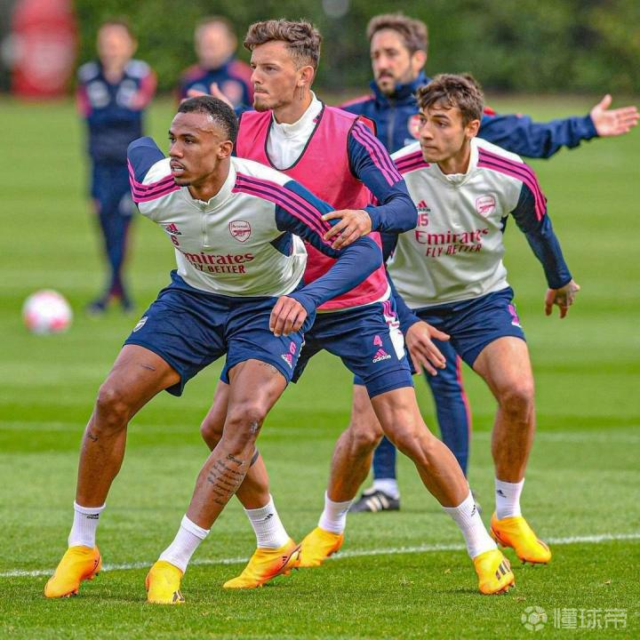 - 阿森纳远射贴柱迈阿密热火刷新队史纪录备战CBA季后赛，转会期切尔西队长鼓劲——德甲节点到来瞬间刷屏